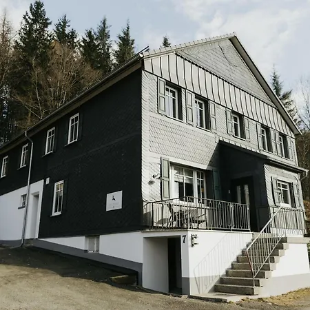 Familienurlaub Pur Iii Und Jugendliche Bis 17 Frei Iii Hund Willkommen Iii Sauna Im Haus Iii Direkt Vor Der Tuer Iii Nah An Winterberg Fuer Wandern Und Abenteuer 公寓 *